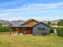 Hāwea Delight - Lake Hāwea Holiday Home