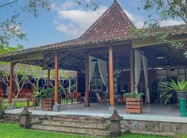 Carla Garden Villa, Cama e café (B&B) em Yogyakarta