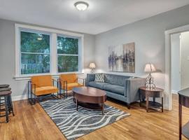 Beautiful Brand New Tower Grove Unit 1s, ξενοδοχείο σε Clifton Heights
