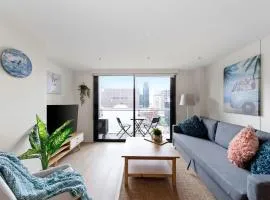 A Cozy & Comfy 2BR Apt Near Victoria Market