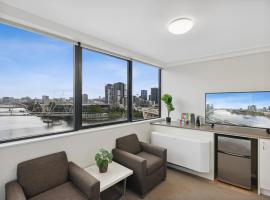 Central Brisbane Studio with Stunning River Views, posada u hostería en Brisbane