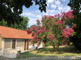 Au lilas rose Maison entre campagne et village, къща тип котидж в Белвес