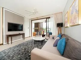 Angsana Oceanview apartment in the center of Laguna with lake view