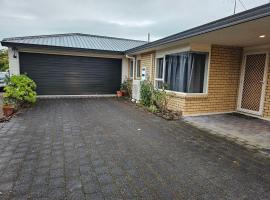 49a Mere Road Taupo, hytte i Taupo