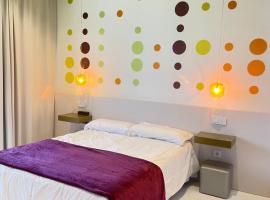 LAHOLA Glam Suites, accessible hotel in Torremolinos