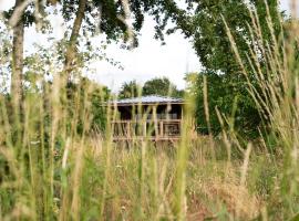 Ecau Lodge - Logement insolite à 30km de Pairi Daiza, cabană din Écaussinnes-dʼEnghien