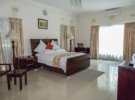 Waterfalls hotel (Lusaka): Lusaka şehrinde bir otel