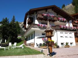 Garni Flurida, B&B in Selva di Val Gardena