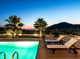 Lavish Athens Pool Villa - Indulge in Luxury, hotel di lusso ad Anávissos