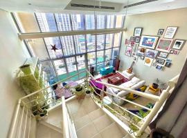 Urban Oasis Duplex Loft Wabundant Natural Light, хотел близо до Летище Al Maktoum International - DWC, Дубай