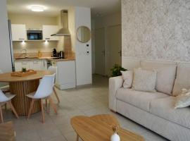 Modern appartement pour 4pers - near aeroport, Eurexpo and Lyon - terrasse - parking, hotel u gradu 'Saint Priest'