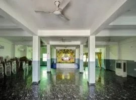 OYO Flagship 81277 Om Shanti Aavashiya Hotel