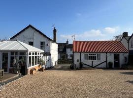 Pear & Olive Cottage, hotel with parking in Hildersham