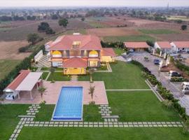 Redhomex Cove Castle Villa, holiday home in Hyderabad