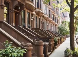 Townhouse in Uptown Manhattan, hotel di New York