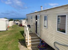 Brilliant 8 Berth Caravan At Reighton Sands Holiday Park, Haven Ref 61053rc, glamping in Filey