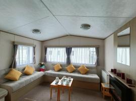 3 Bed Sleeps 6 Parking, viešbutis mieste Rilis