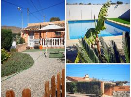 2 bed cottage Lorca many hiking & cycling trails, hotel din Lorca