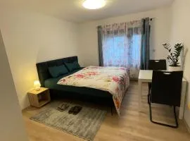 Luis Zimmer Wohnung Rüsselsheim O1