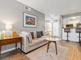 Cozy Corporate Unit in DFW, apartment in Dallas