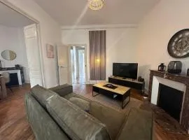 F4 Cosy Centre Moulins - 3 chambres lits doubles -idéal Famille & Séjour Pro