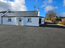 Cosy 1 bedroom cottage, Ideal quiet getaway., hotell i Creeslough