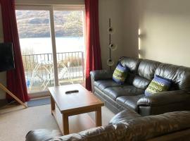 Fassifern. 1st Floor Apartment with Loch View, pet-friendly hotel in Fort William