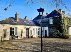 Grove Cottage at The Lodge, hotel near Tullow Museum, Tullow