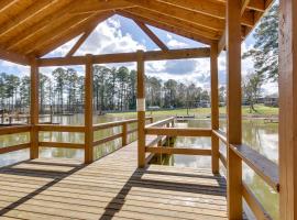 Pet-Friendly Lakehouse View Tower and Fire Pit!, hotel din Lake Murray Shores