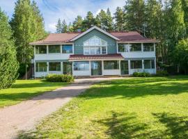 Holiday Home Mustikka by Interhome, hotel in Kukkola