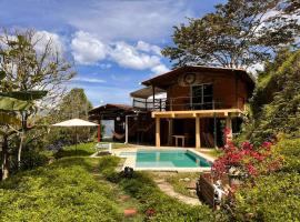 Casa Nutabe - Casa de Campo en Girardota cerca a Medellín, cabaña o casa de campo en Girardota