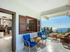 Ipsipili Villa with sea views and private garden