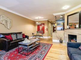 Brownstone in Gold Coast - Downtown, hotel de playa en Chicago