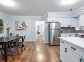 Beautiful Remodeled Penthouse Unit in Old Town