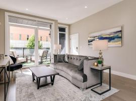 Stunning Duplex Condo #1 - Downtown River North, hotell i Chicago