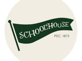 The Schoolhouse PEC + Sandbanks Parking Pass, holiday home in Demorestville