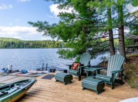 Entire cottage in Algonquin Highlands Canada, villa in Algonquin Highlands