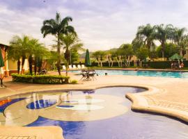 Suite Dpto 3dorms 6 camas 1-9personas seguridad24h piscina, hotel mesra haiwan peliharaan di Guayaquil