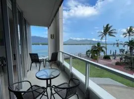 Stunning Water View Apartment - Pool, Gym, Sauna.