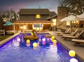 Lux 5BR gem with Heated Pool, SPA, and Outdoor Movie Theater