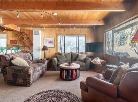 Quaint Cabin in Serene Lakes - Close to Skiing!