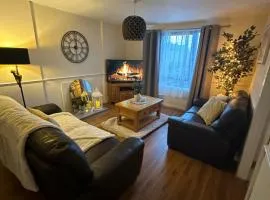 Spacious 3 bedroom flat close to city center