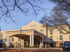 Russell Inn and Suites, hotel in Starkville