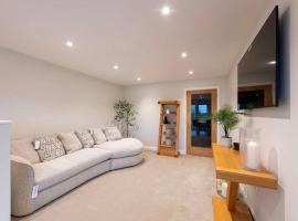 *Penthouse Luxury Apartment 2min to City, ξενοδοχείο στο Καρλάιλ
