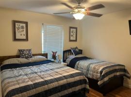 Guest House In Cantonment, guest house in Jacksonville