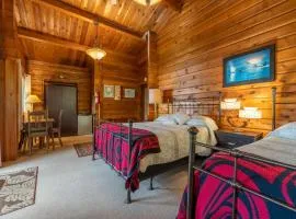 Alert Bay Lodge