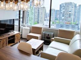 Howe Street Apartment with Views, golf hotel in Vancouver