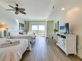 Destin Resort Studio with Pool - Walk to Beach!