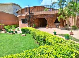 Élégante villa avec jardin+bar, chalupa v destinaci Lomé