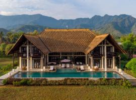 Villa Bali Il Mare، فندق مع مسابح في Grokgak